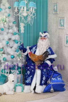 Дед Мороз и Снегурочка c ручным Петухом