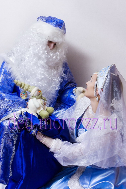 Дед Мороз и Снегурочка в лесу